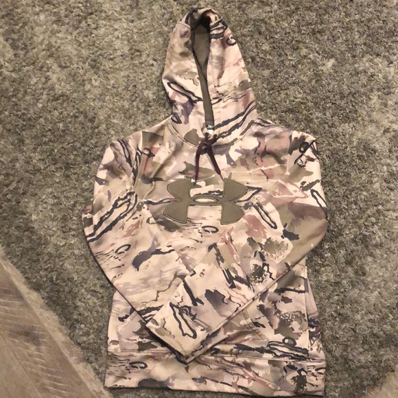 under armor hooded sweatshirt